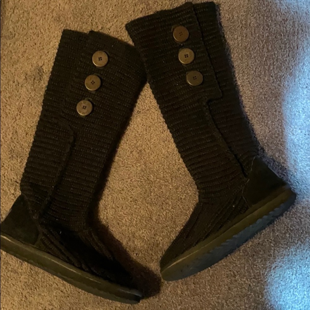 Ugg sweater boots size 7